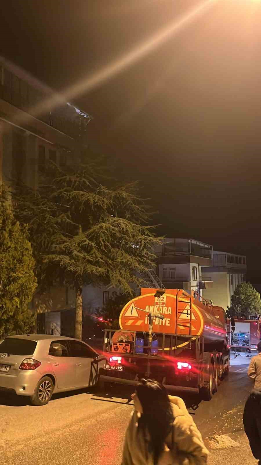 polatlida gece yarisi cati kati yangini panige neden oldu 1 icMUNla4