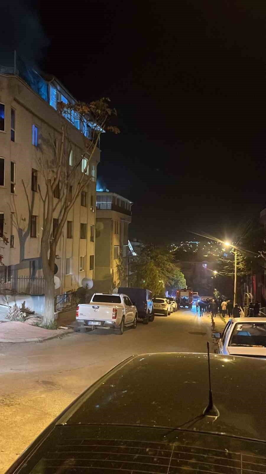 polatlida gece yarisi cati kati yangini panige neden oldu 2 XPVzEZln