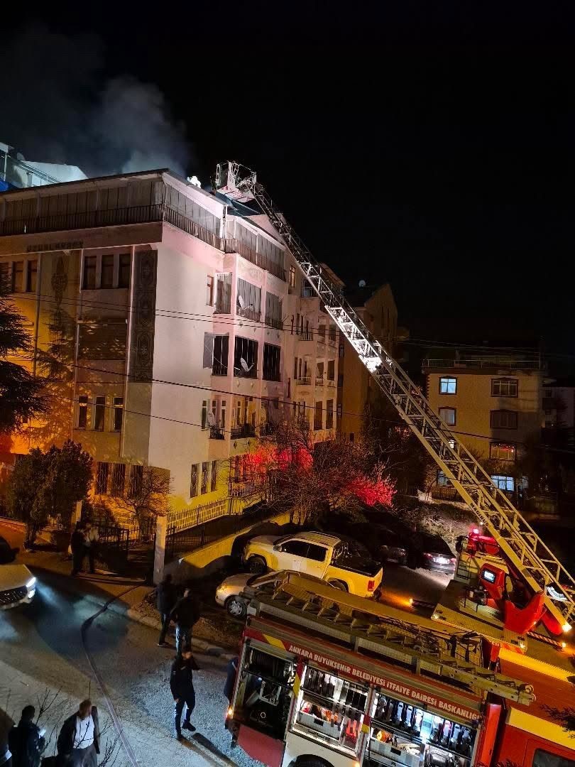 polatlida gece yarisi cati kati yangini panige neden oldu 4 TZpYcf1H