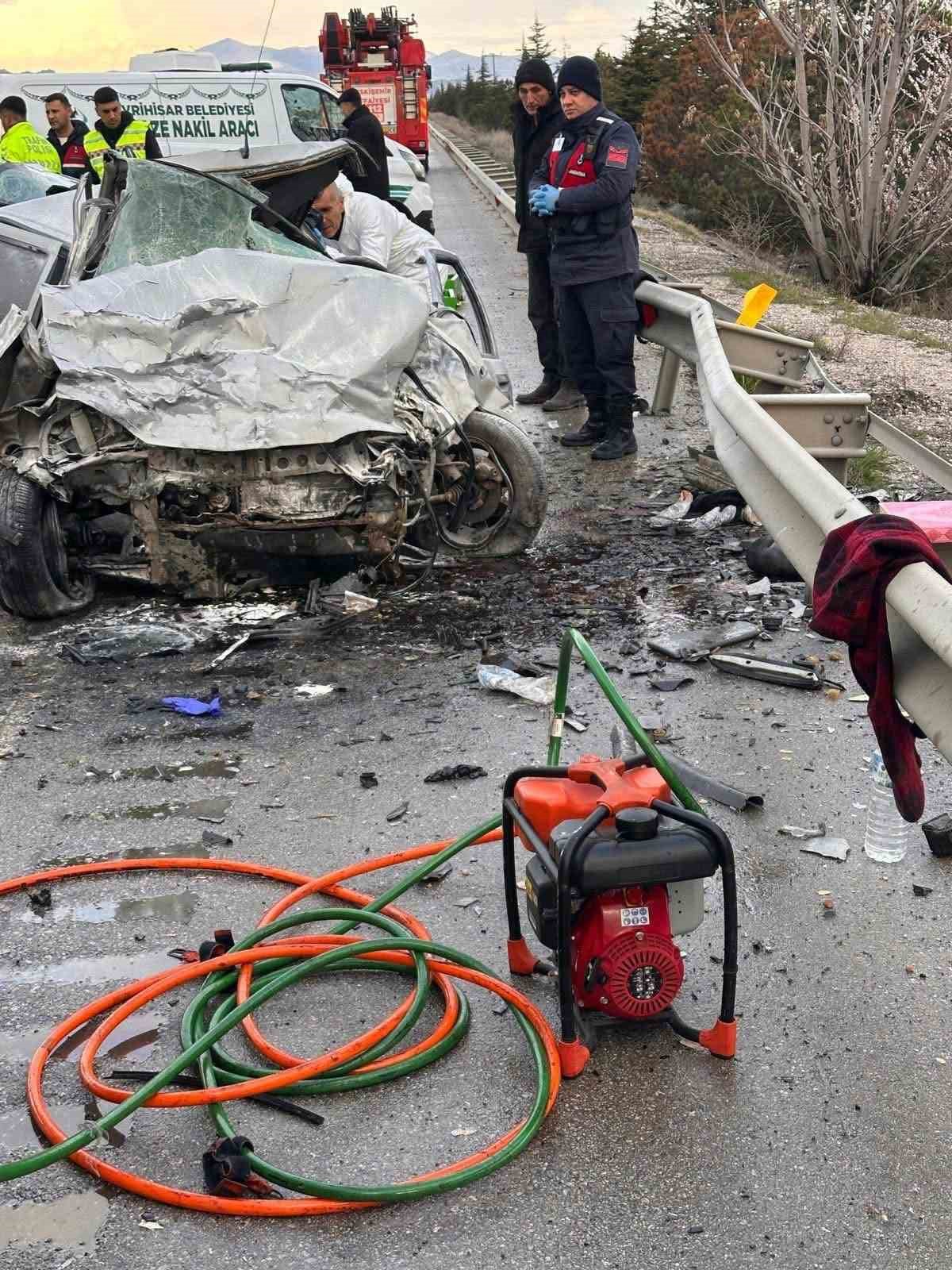 polatlida iki otomobil kafa kafaya carpisti 4 olu 1