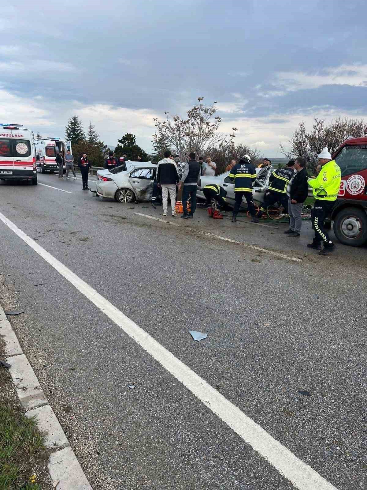 polatlida iki otomobil kafa kafaya carpisti 4 olu 2 1LHQYRTp