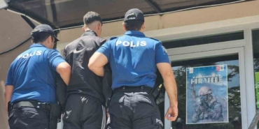 polis-bicakli-saldirgani-kiskivrak-yakaladi-9TTQsnCy.jpg