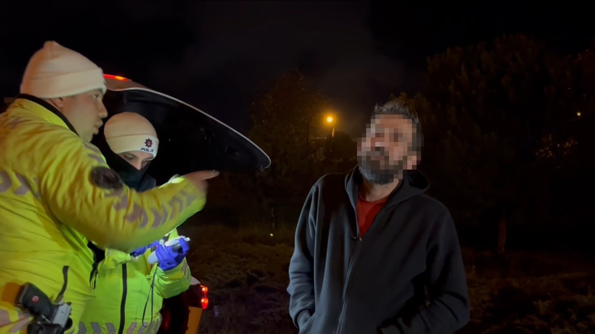 polis dakikalarca dil doktu alkolmetreyi uflemeyince yedigi ceza katlandi 1 qnd1q1MP