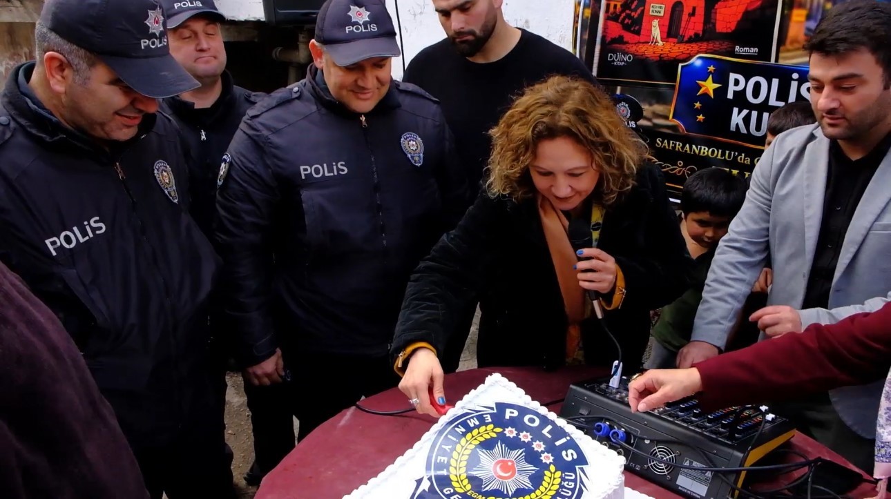 polis ekipleri ihbarla gittikleri mahallede kutlamayla karsilandi 3 DFCXEkid