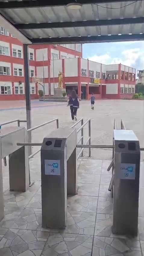 polis ekipleri ogrenciyi sinava yetistirmek icin zamanla yaristi 4 3VjCjv4p