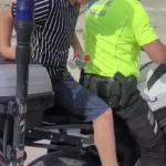 polis-ekipleri-ogrenciyi-sinava-yetistirmek-icin-zamanla-yaristi-SMI6rWAu.jpg