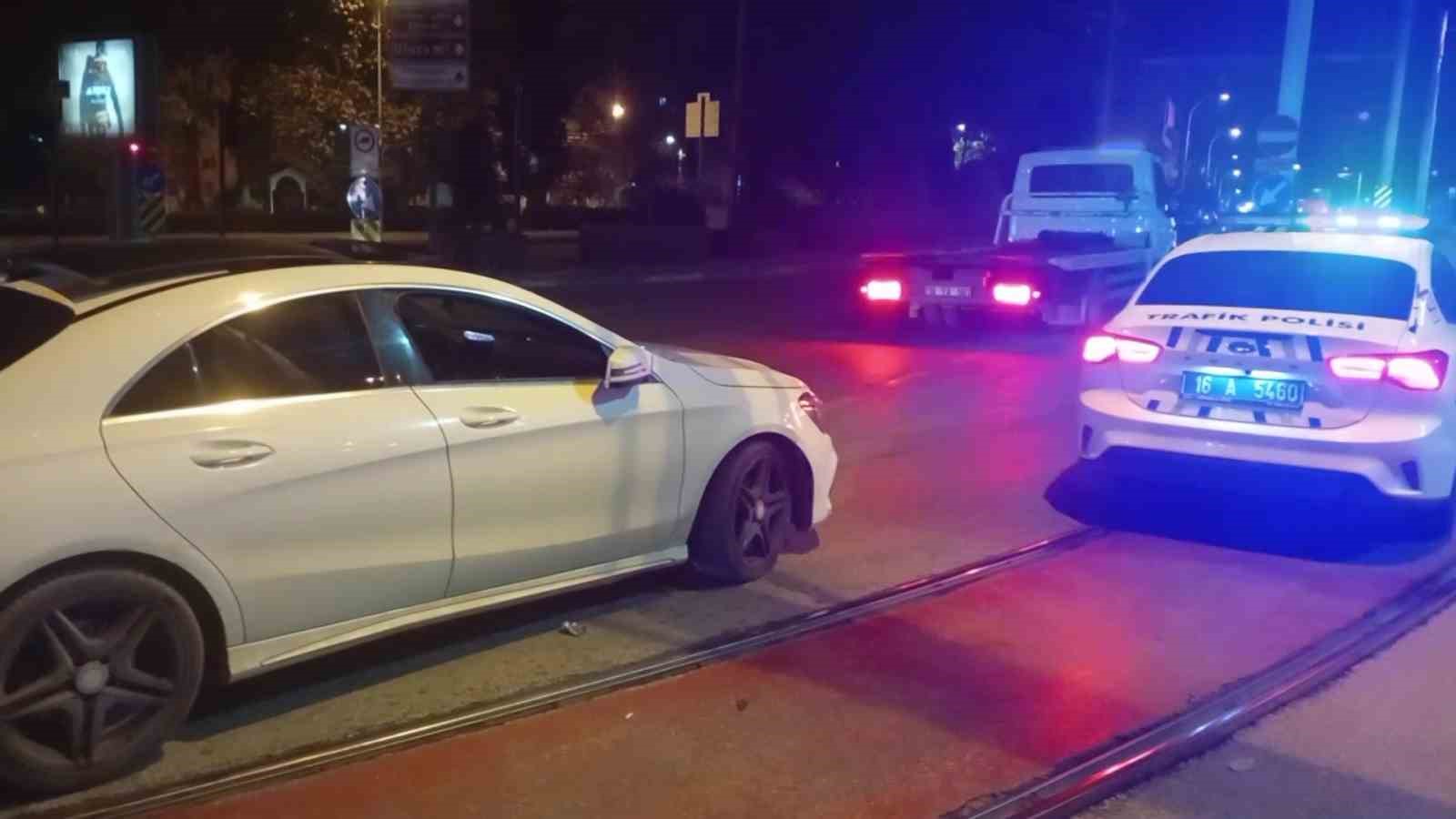 polis ekiplerinden kacmaya calisan alkollu surucu 63 bin 911 tl ceza yedi 4