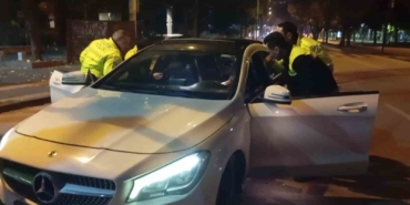 polis-ekiplerinden-kacmaya-calisan-alkollu-surucu-63-bin-911-tl-ceza-yedi-ZMdgVNNA.jpg