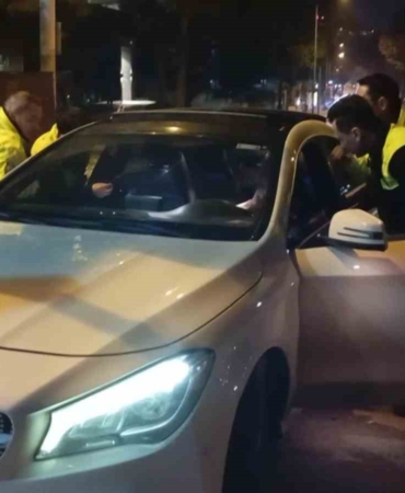 polis-ekiplerinden-kacmaya-calisan-alkollu-surucu-63-bin-911-tl-ceza-yedi-ZMdgVNNA.jpg