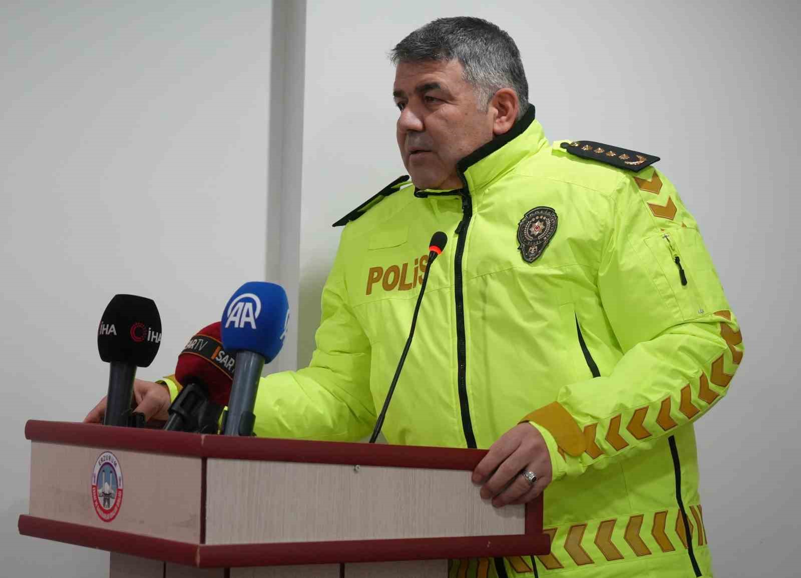 polis erzurumda kural ihlali yapan meslektasini affetmedi 0 rG6yHgFP
