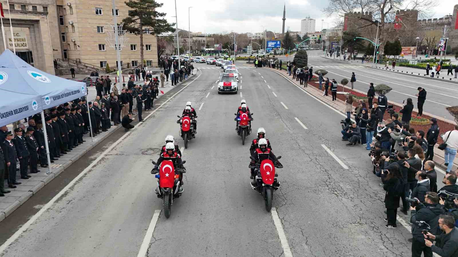 Polis haftasında Özel Harekat’tan nefes kesen gösteri 14 polis haftasinda ozel harekattan nefes kesen gosteri 10 ZPVgcuWu