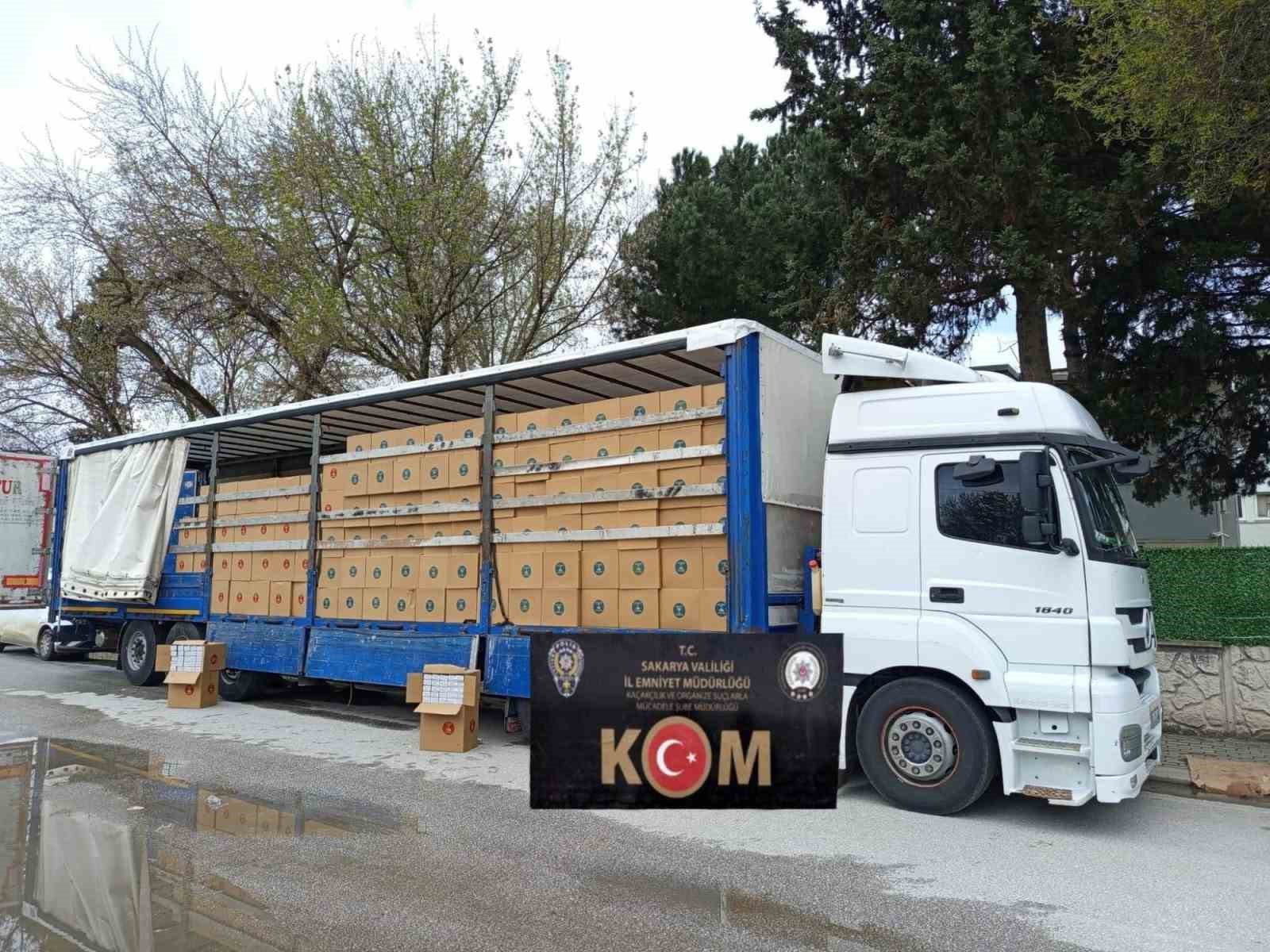 polis kacakciliga izin vermiyor 8 milyon bos makaron ele gecirildi 0 1vpfkFAc