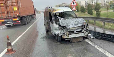 polis-kontrol-noktasina-metreler-kala-faciadan-donuldu-yanan-aractan-surucu-son-anda-kurtarildi-8TKvgUgc.jpg