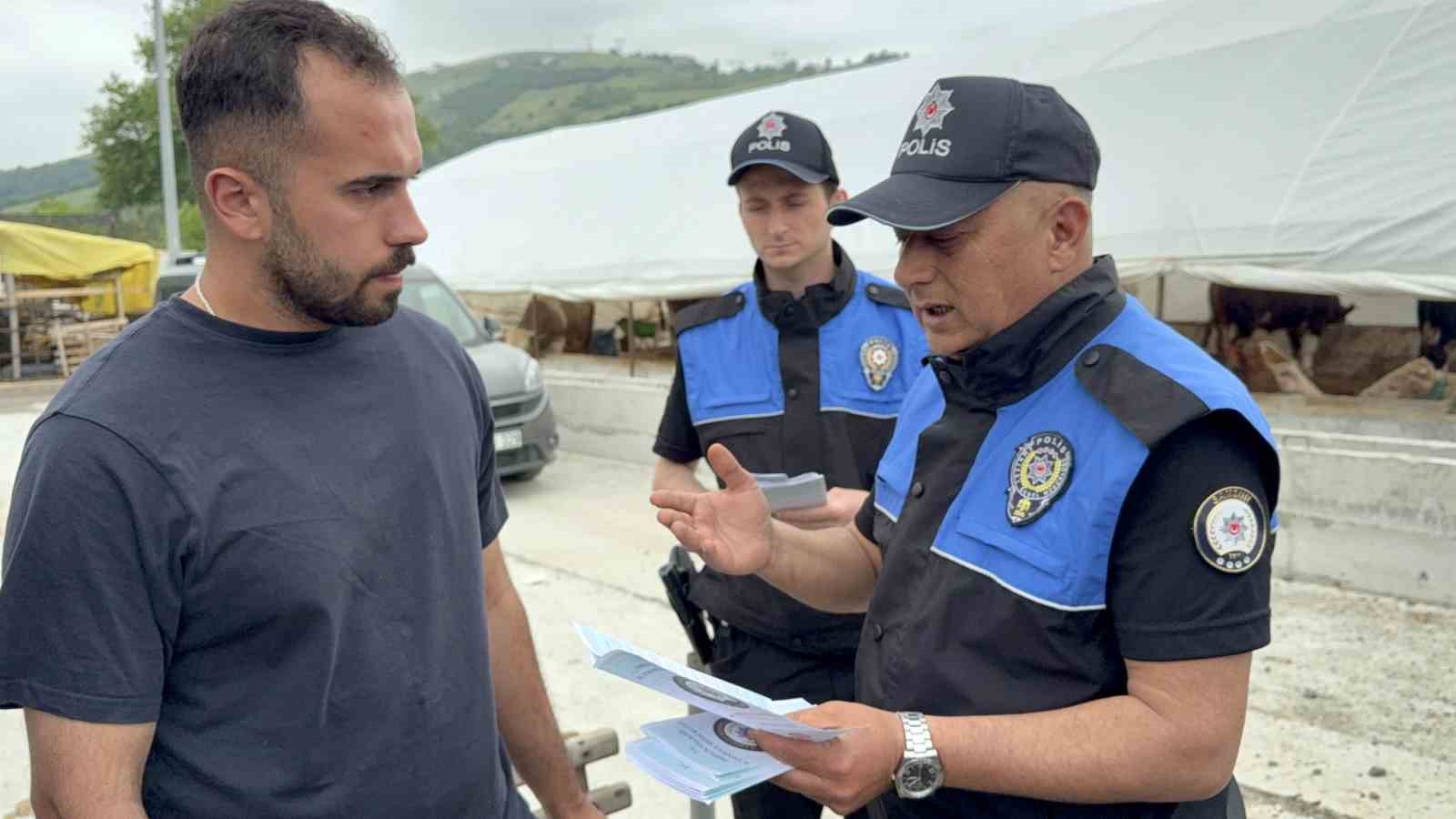 polis kurban pazarinda vatandaslari dolandiriciliga karsi uyardi 2 fXNkJ2Zm