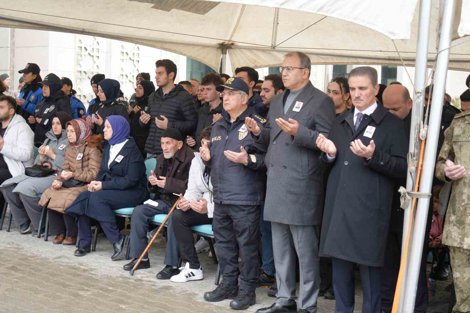 polis memuru dualarla ugurlandi 6