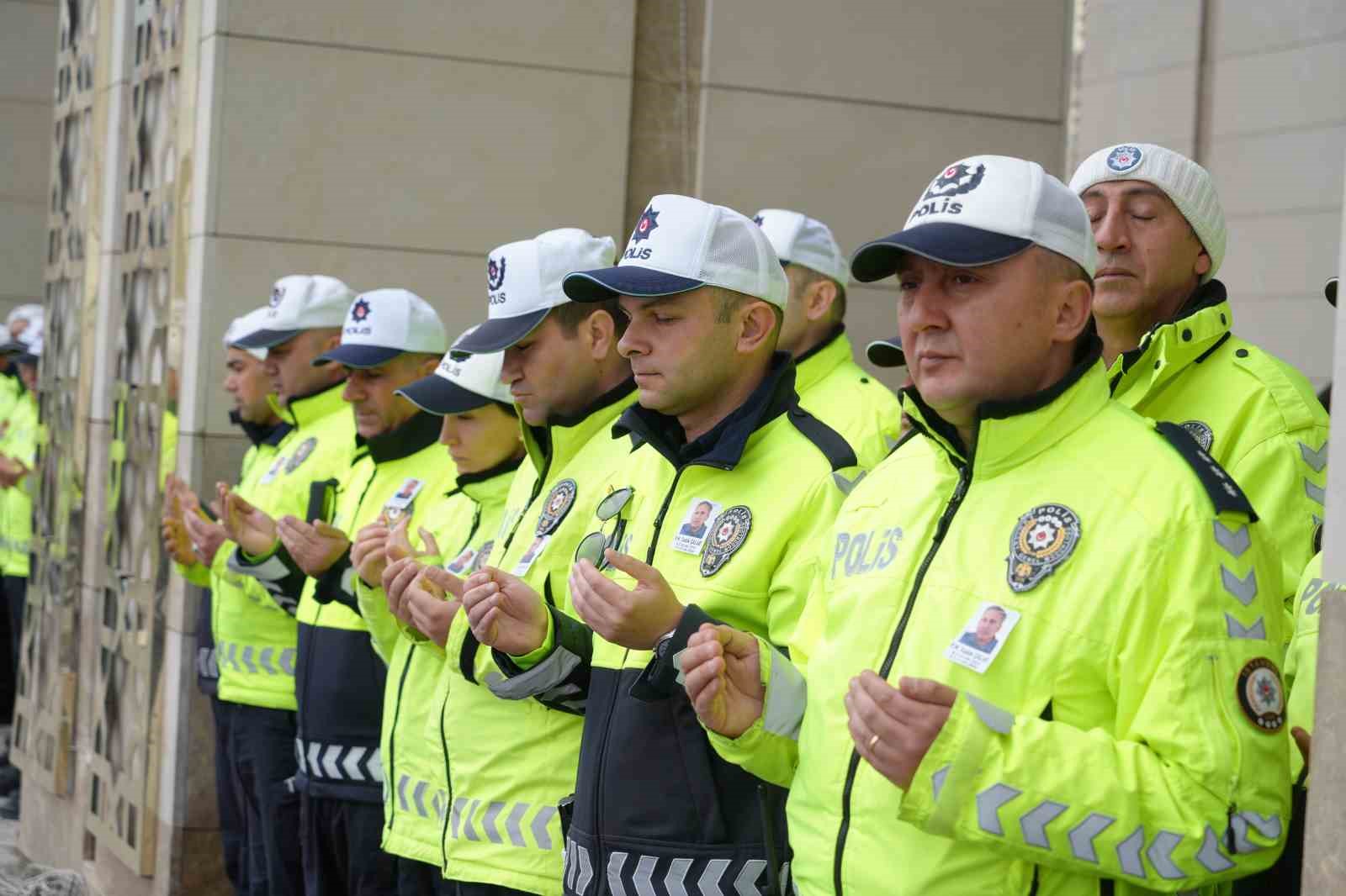polis memuru dualarla ugurlandi 7 dlOdUFcP