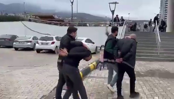 polis memuruna kafa atan ve hakaret eden sahis tutuklandi 1 A9l51CEf