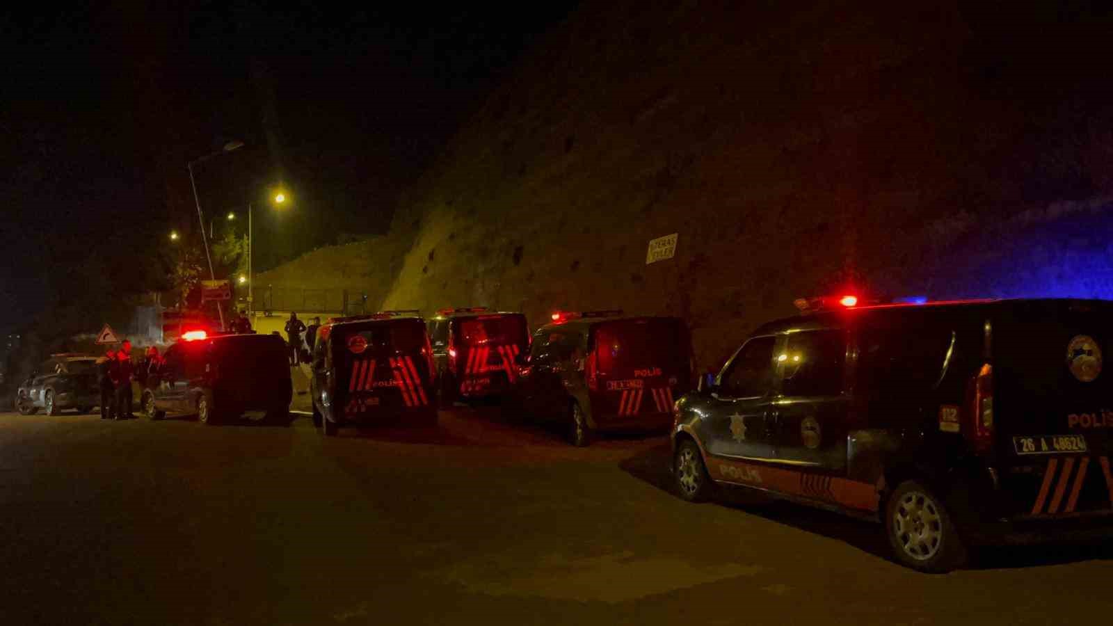 polis memurunu yaralayan sahis yakalandi 3 RqBJFBZY