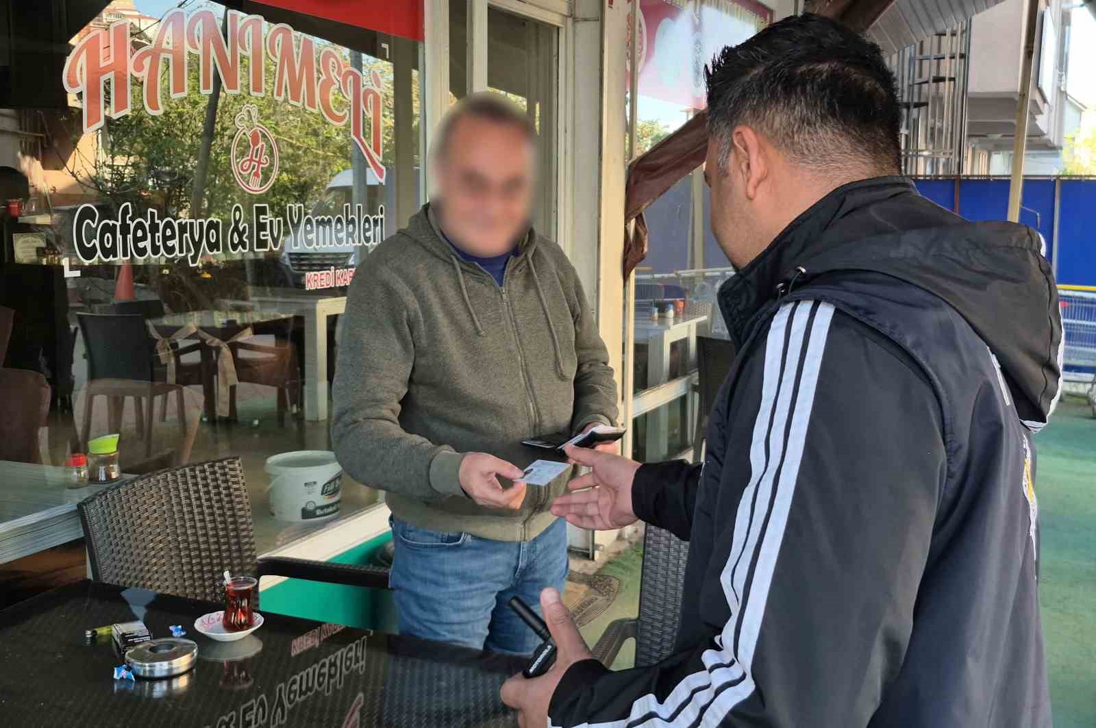 polis okul onlerinde kus ucurtmuyor 1 gWBCO9sJ