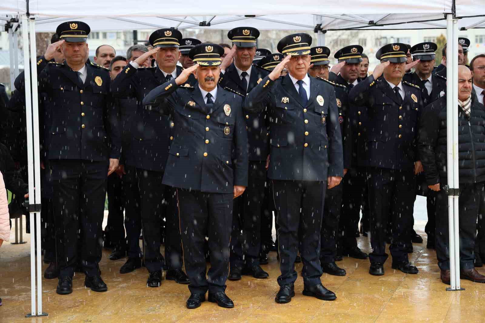Polis özel harekatın helikopterli gösterisi nefes kesti 7 polis ozel harekatin helikopterli gosterisi nefes kesti 3 hQIa4F7Q