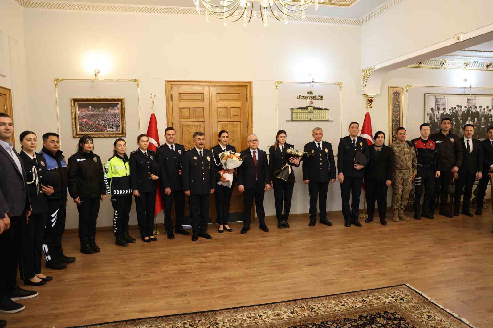 Polis özel harekatın helikopterli gösterisi nefes kesti 8 polis ozel harekatin helikopterli gosterisi nefes kesti 4 dPgRiSfj