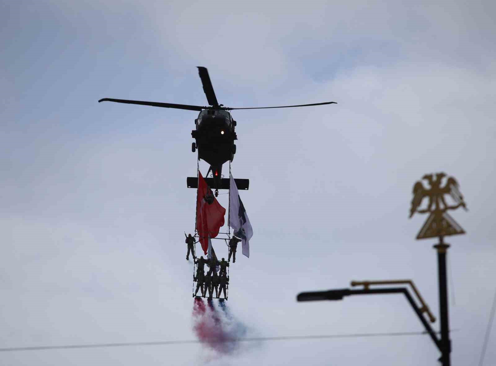 Polis özel harekatın helikopterli gösterisi nefes kesti 12 polis ozel harekatin helikopterli gosterisi nefes kesti 8 y9uqLDjh