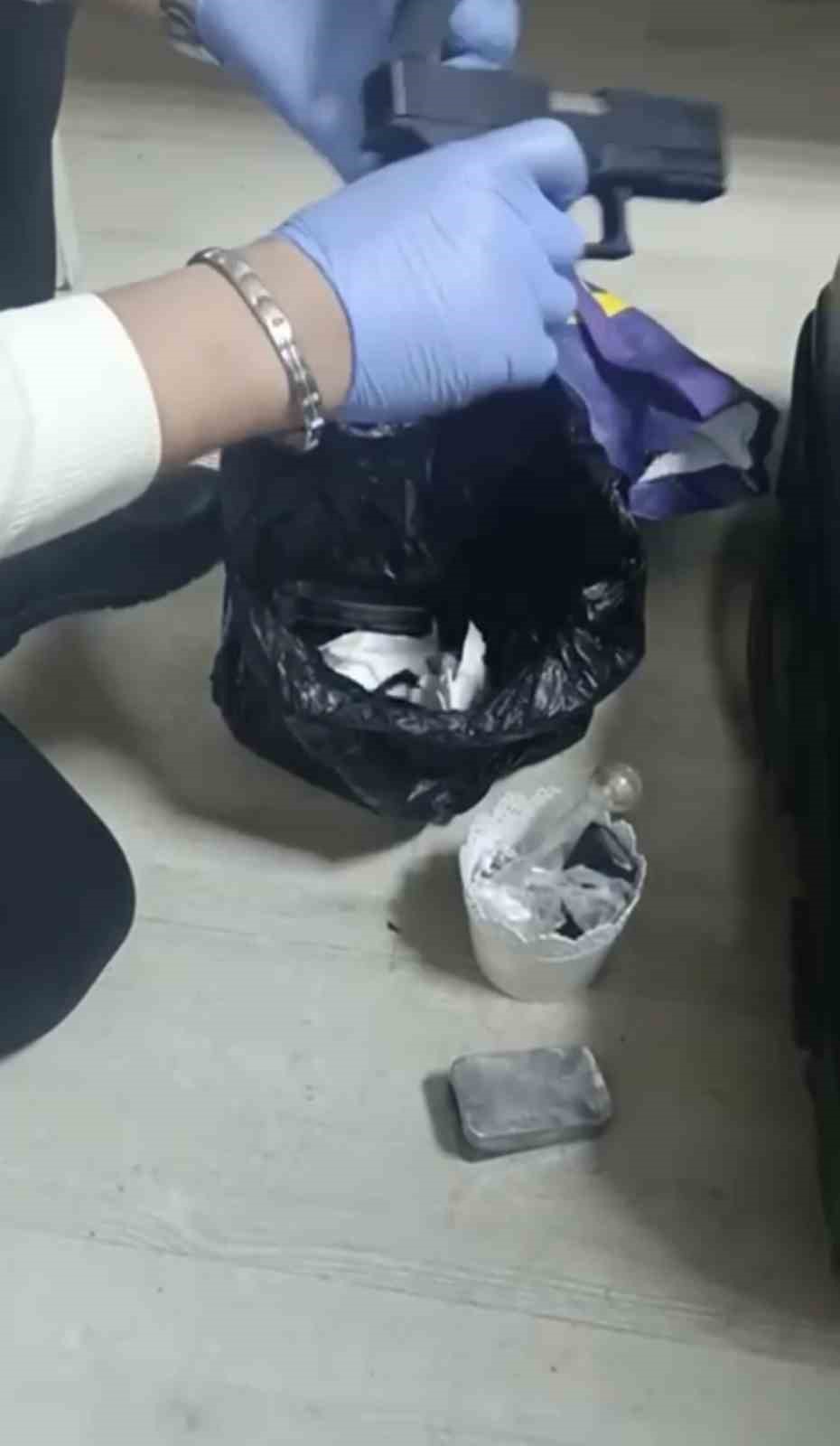 polis pizzaci kiligina girdi baron abla lakapli torbaci kadini yakaladi 4 yFuPaGns