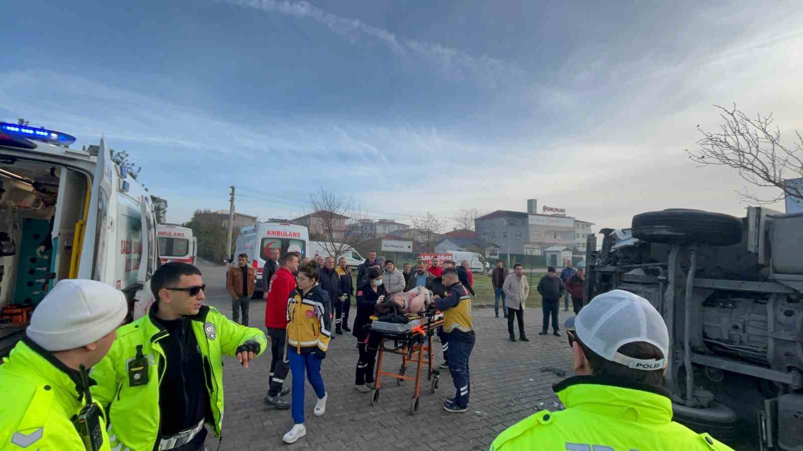 polis uniformasini cikarip yaralinin uzerini orttu 5 GHUKZOnw