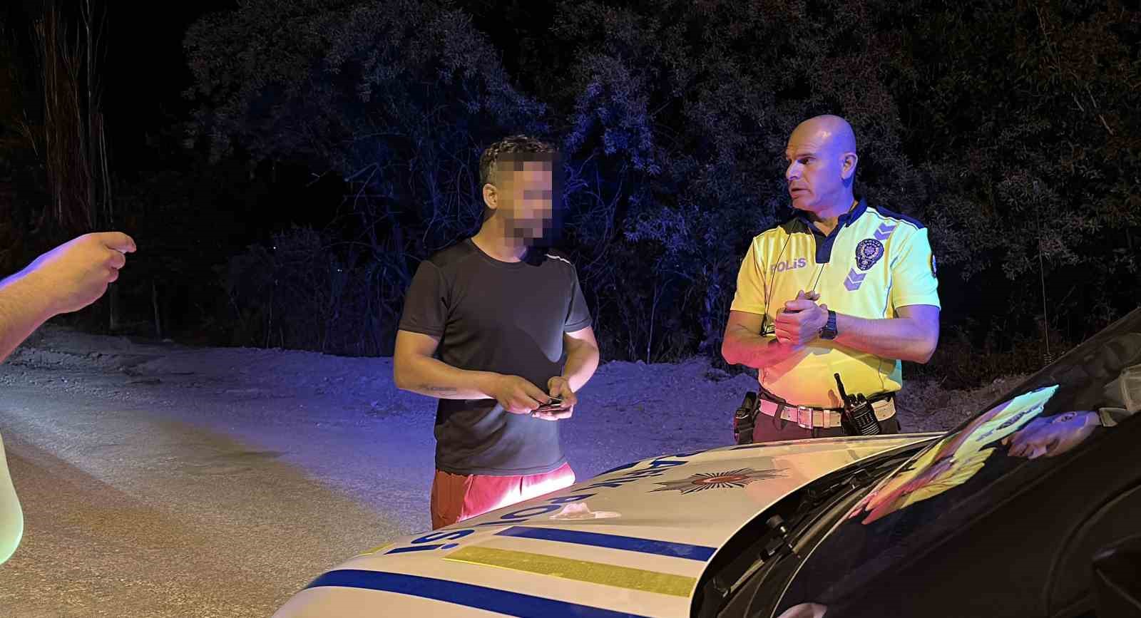 polis uygulamasini gorunce aracini park etti 124 promil alkollu cikti 1