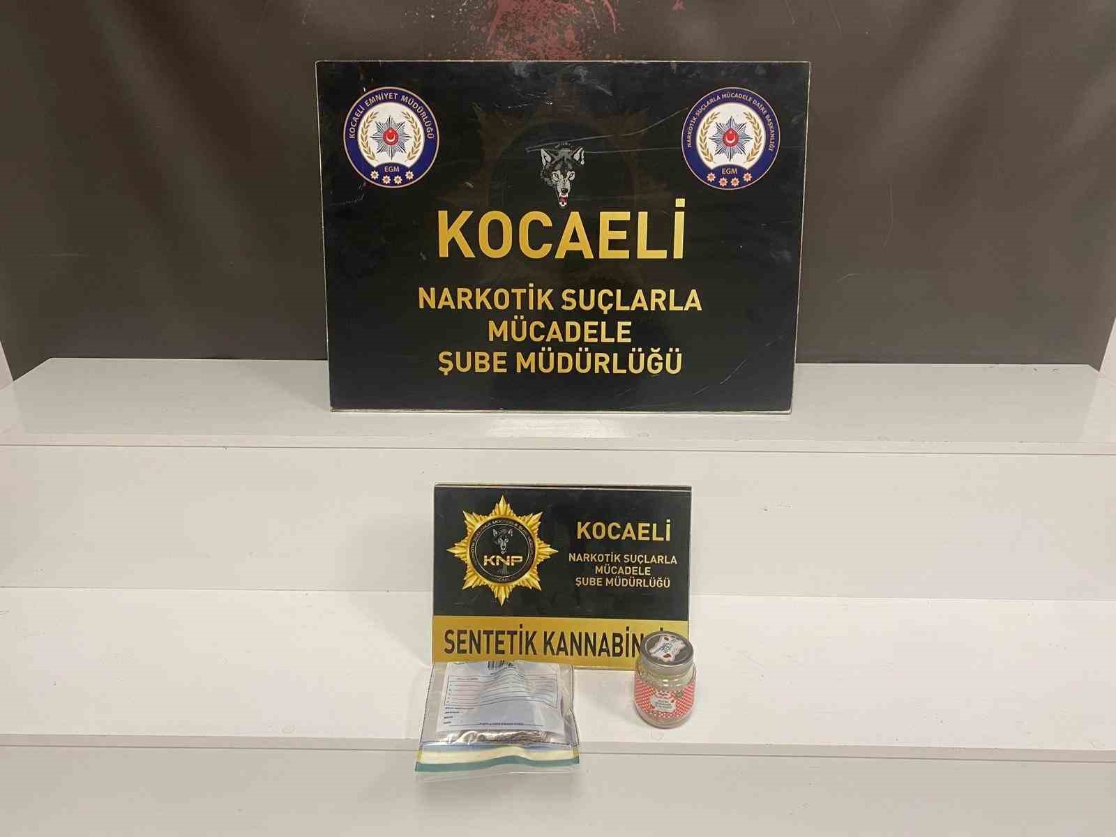 Polis uyuşturucu tacirlerine göz açtırmıyor: 5 tutuklama 4 polis uyusturucu tacirlerine goz actirmiyor 5 tutuklama 0 XC3UhORi