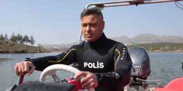 polis-ve-futbol-hakemi-olan-seyfettin-unal-20-yili-askindir-iki-meslegi-bir-arada-sVg4jUPD.jpg