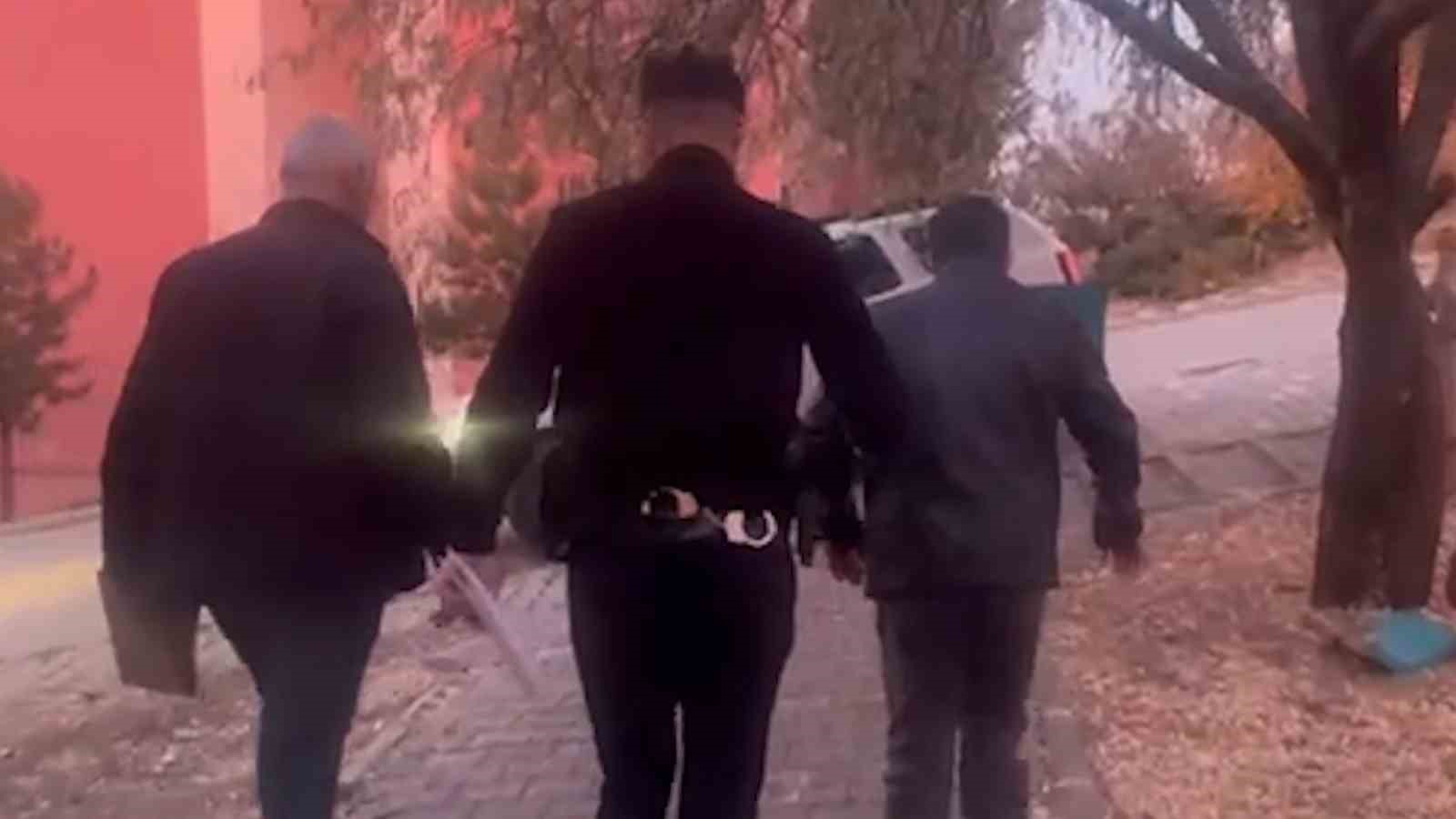 polis ve jandarmadan es zamanli safak operasyonu cok sayida firari hukumlu yakandi 6