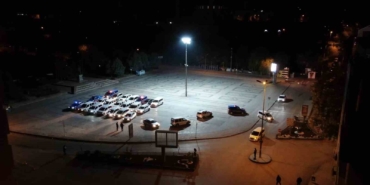 polis-ve-jandarmadan-es-zamanli-safak-operasyonu-cok-sayida-firari-hukumlu-yakandi-6galPCrB.jpg