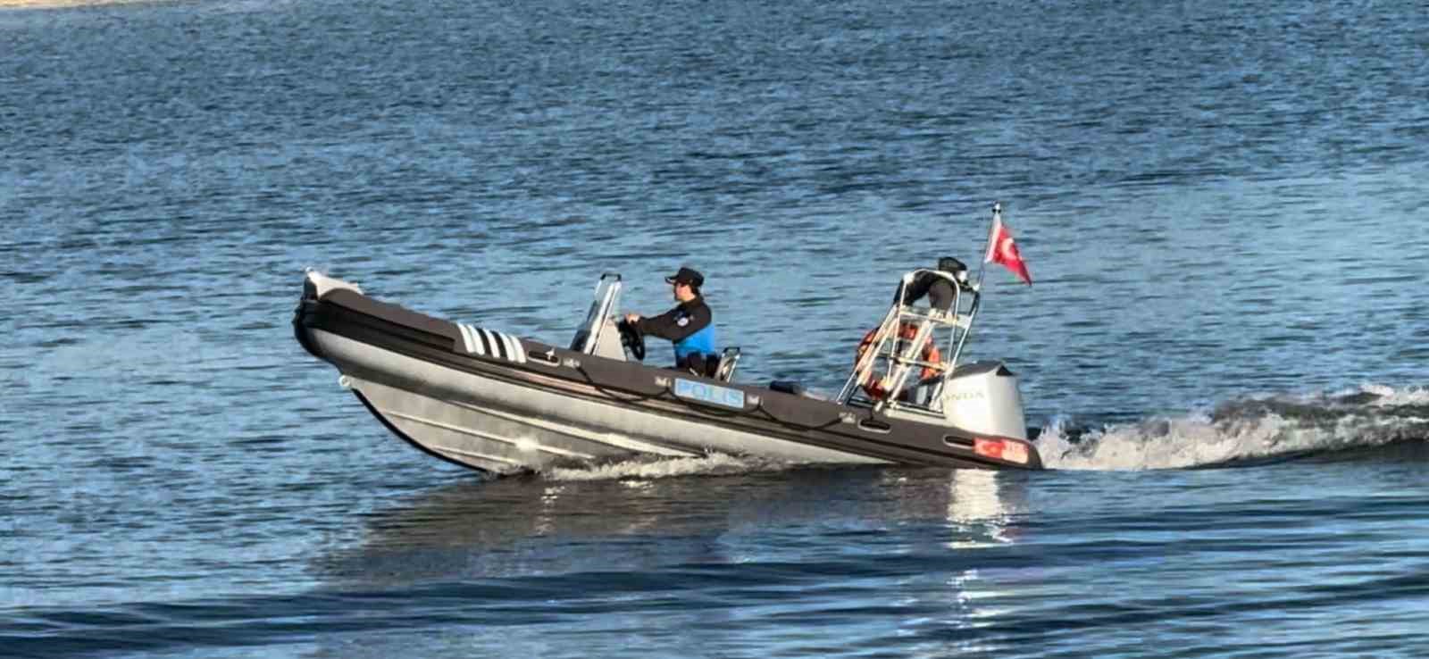 polis ve jandarmadan yunanistan sinir hattinda zodyak botla devriye 3 Ep9JLgbV