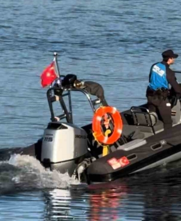 polis-ve-jandarmadan-yunanistan-sinir-hattinda-zodyak-botla-devriye-OfXm8hiR.jpg