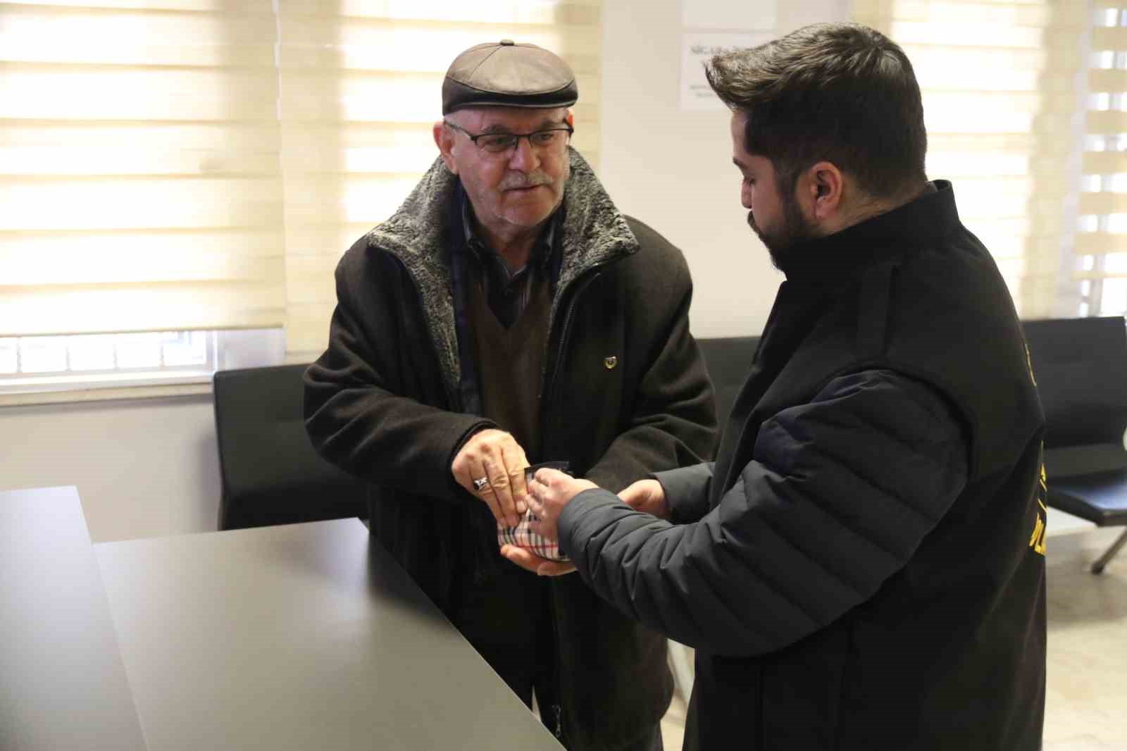 polis ve savci yalanina inanip 5 milyon lirasini kaptirdi 6
