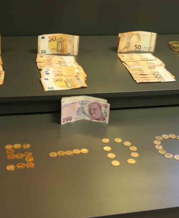 polis-ve-savci-yalanina-inanip-5-milyon-lirasini-kaptirdi-qBYdLxe9.jpg