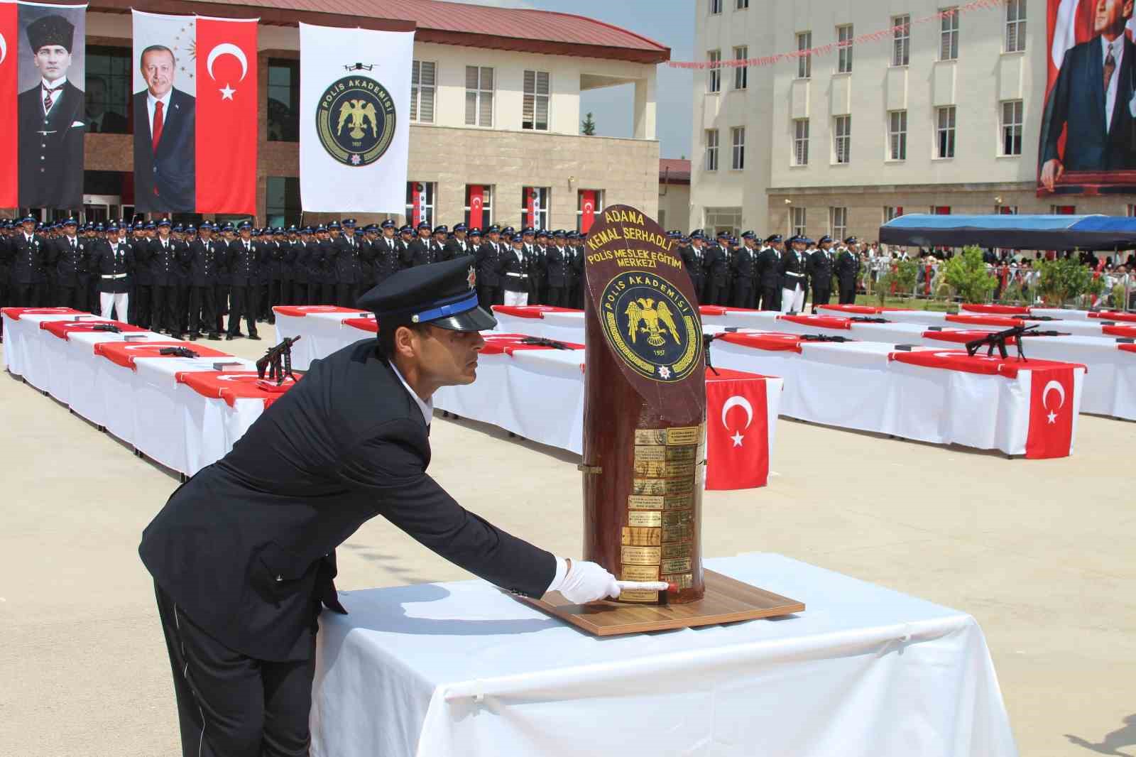 polis yemin toreninin ardindan surpriz evlilik teklifi 5 HGKH6QrV