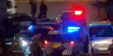 polis-yolu-kesince-kacacak-yeri-kalmadi-yakalandi-e2EbcftJ.jpg