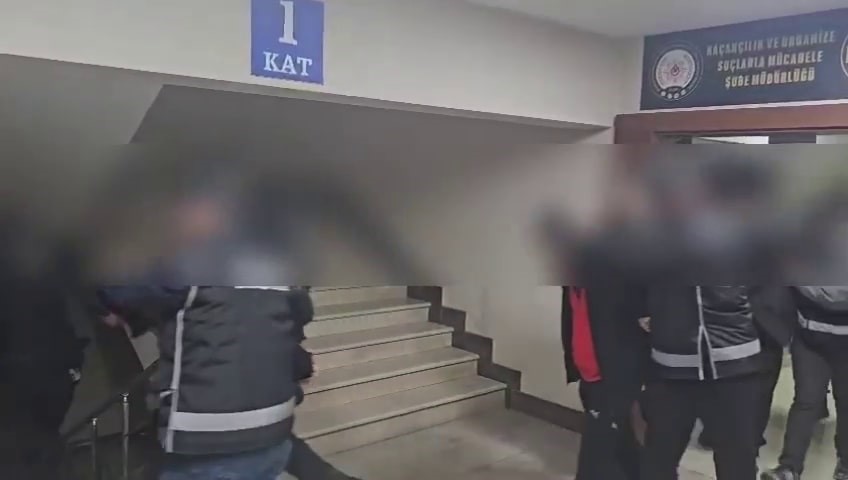 polis zamanla yaristi silahli hesaplasma son anda onledi 4 tutuklama 3 sGtIByyR