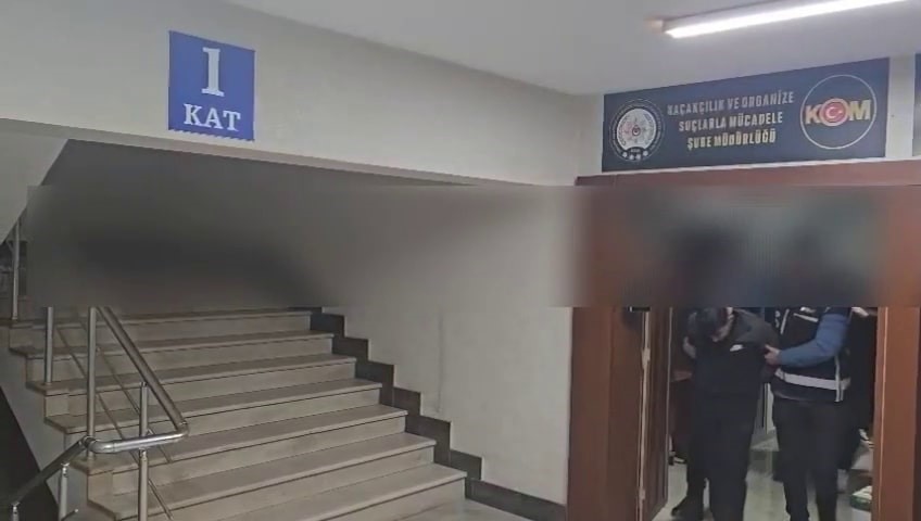 polis zamanla yaristi silahli hesaplasma son anda onledi 4 tutuklama 4 NSD2jJP9
