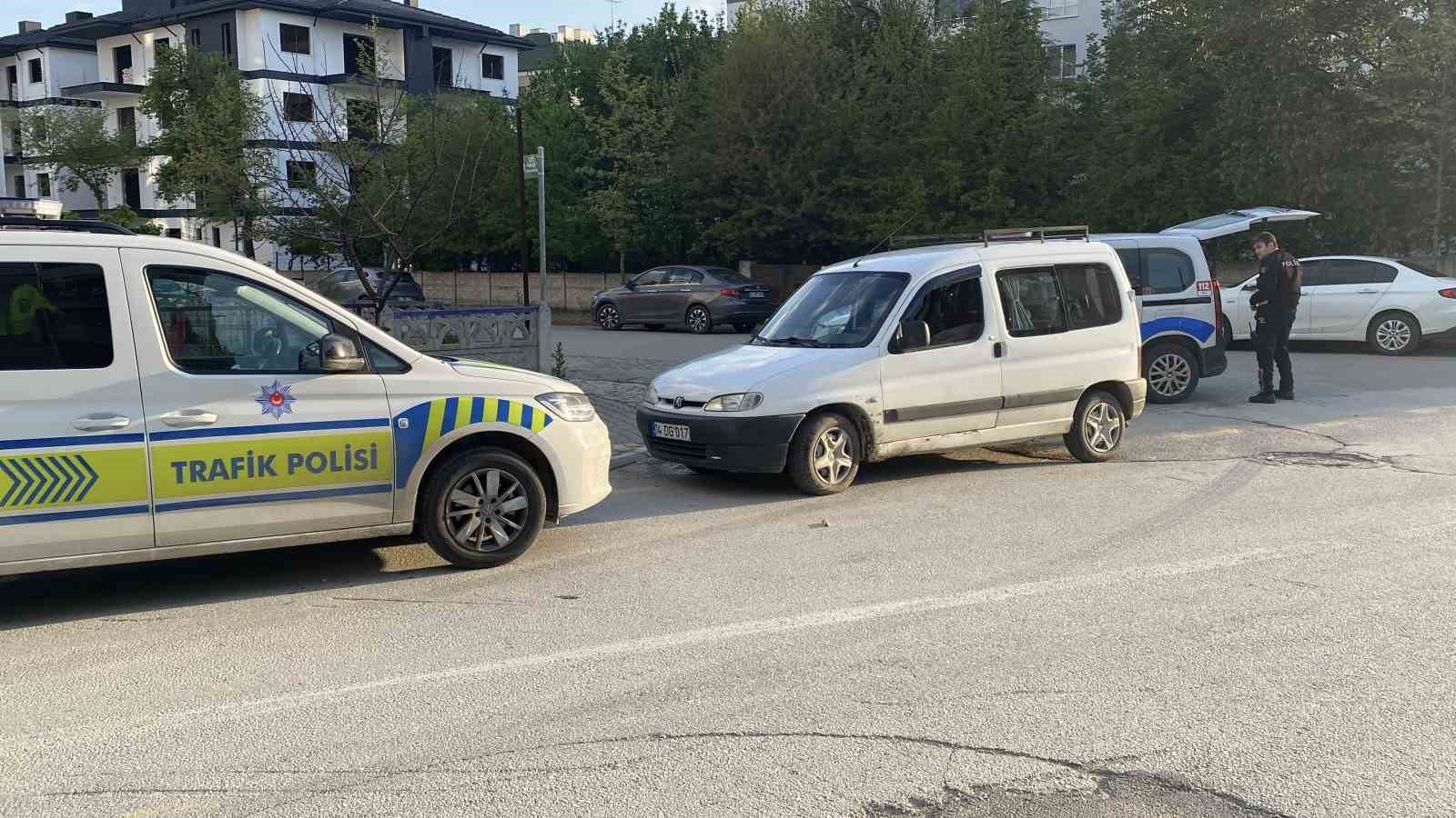 polise ehliyetsiz yakalanan surucu 132 promil alkollu cikti 5 fg9Endbd