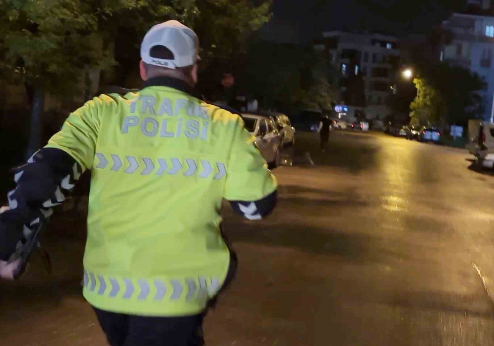 polise once yalvardi sonra kufurler edip kacti o anlar kamerada 9 4AJEFvDS
