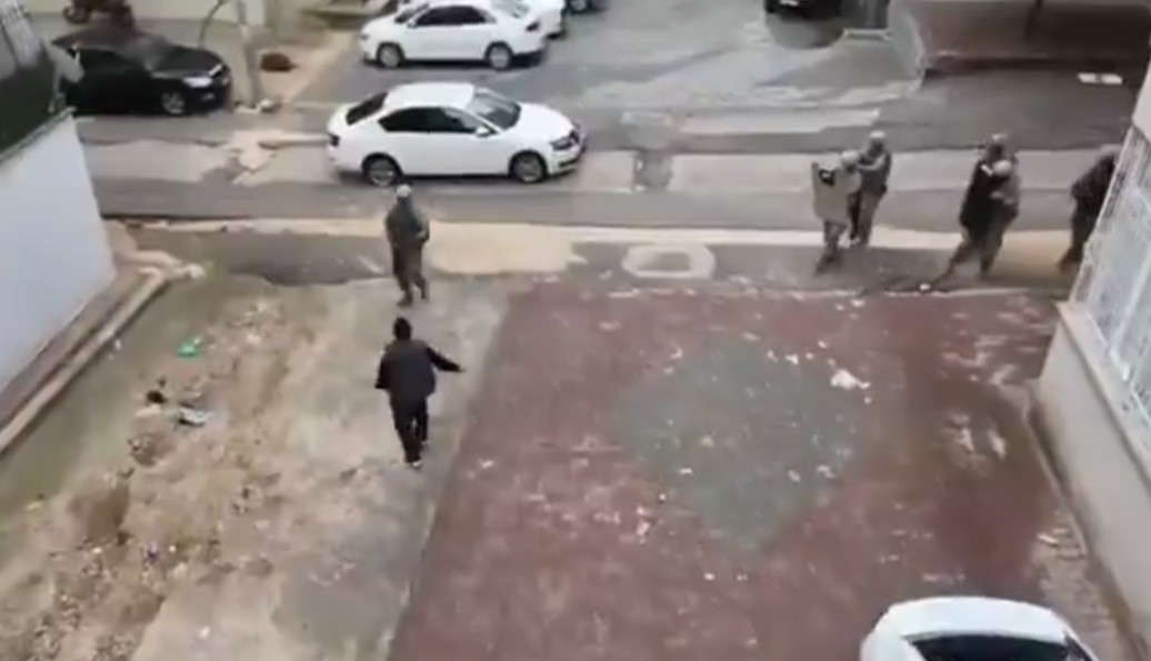polise silahla mukavemet gosteren sahis ozel harekat operasyonuyla yakalandi 2 qR616UUv