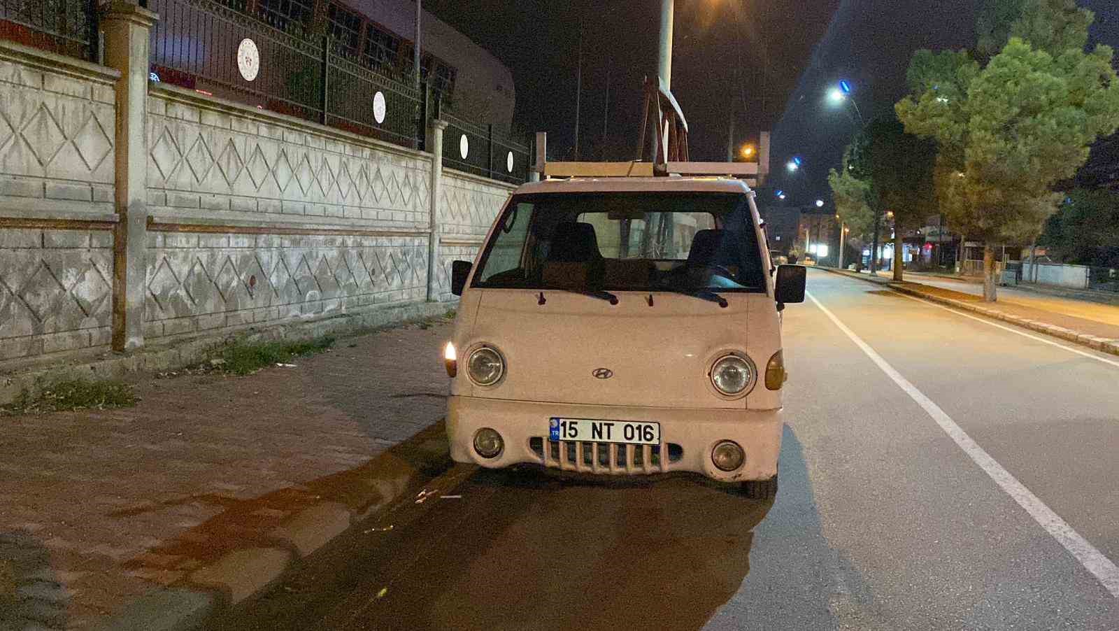polisi gorunce kaldirima cikan alkollu surucu polis ekiplerin dikkati sayesinde yakalandi 1