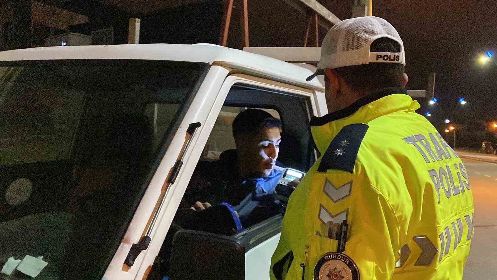 polisi gorunce kaldirima cikan alkollu surucu polis ekiplerin dikkati sayesinde yakalandi 3 Xesa24Cc