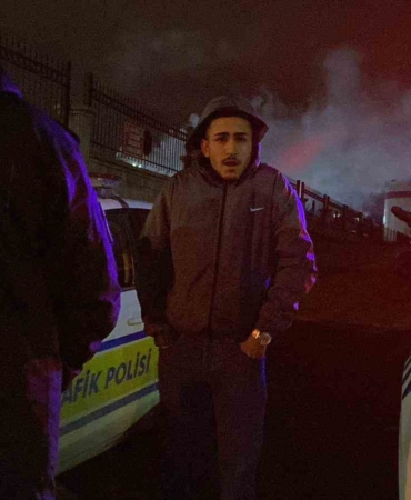 polisi-gorunce-kaldirima-cikan-alkollu-surucu-polis-ekiplerin-dikkati-sayesinde-yakalandi-GrSttlB9.jpg