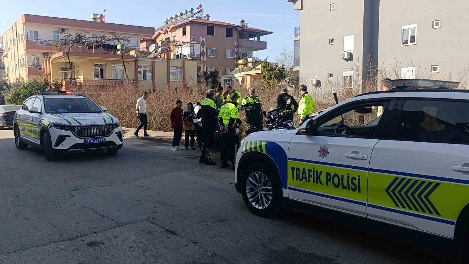 polisi gorunce motosikleti bahceye atan surucu ceza yemekten kurtulamadi 3 agvbpirw