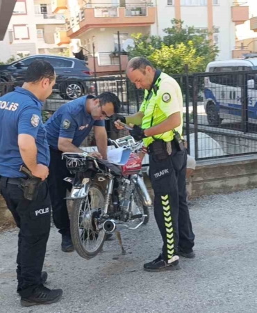 polisi-karsisinda-gorunce-motosikleti-birakip-kacti-rqrCTDWB.jpg