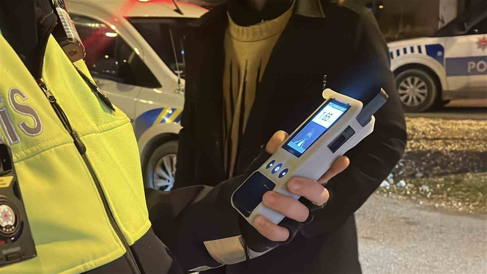 polisin alkollu surucuyle imtihani ahmetcim bana senin suradan git demen canimi sikti 2 5PnETYTs